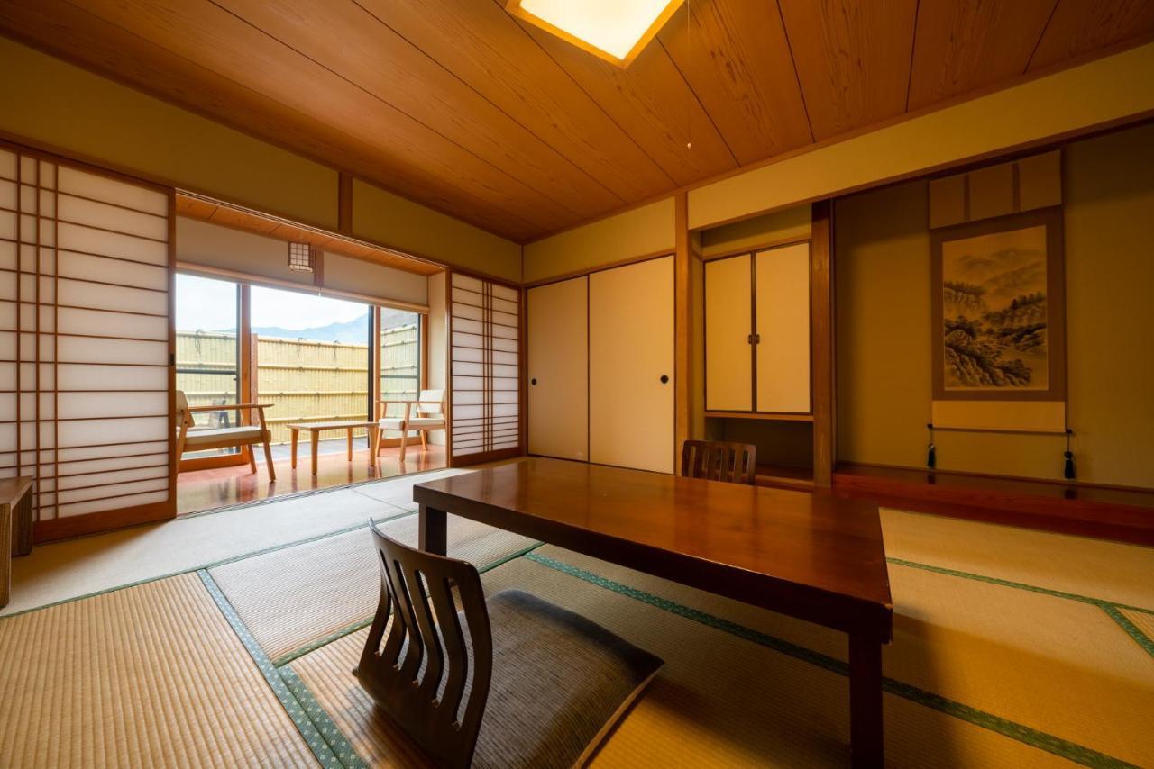 Ryokan Yamanami Yufu Esterno foto